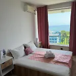 Varshava Golden Sands