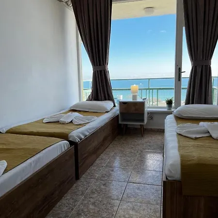 Varshava גולדן סנדס