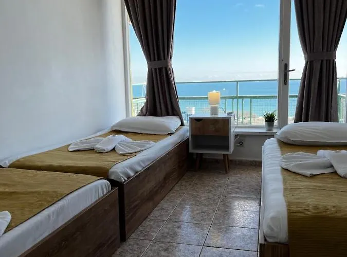 Varshava גולדן סנדס