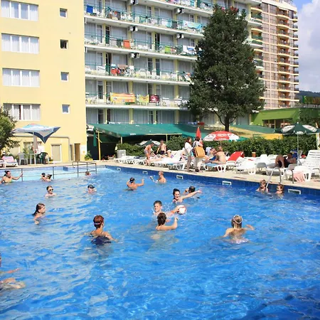 Varshava- Free Parking 5 Minutes Away With Shuttle Хотел 2*