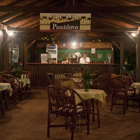 Хотел Varshava- Free Parking 5 Minutes Away With Shuttle 2*