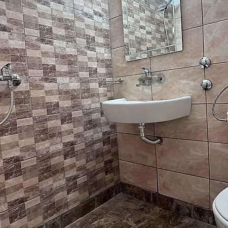 Hotel Varshava 2*