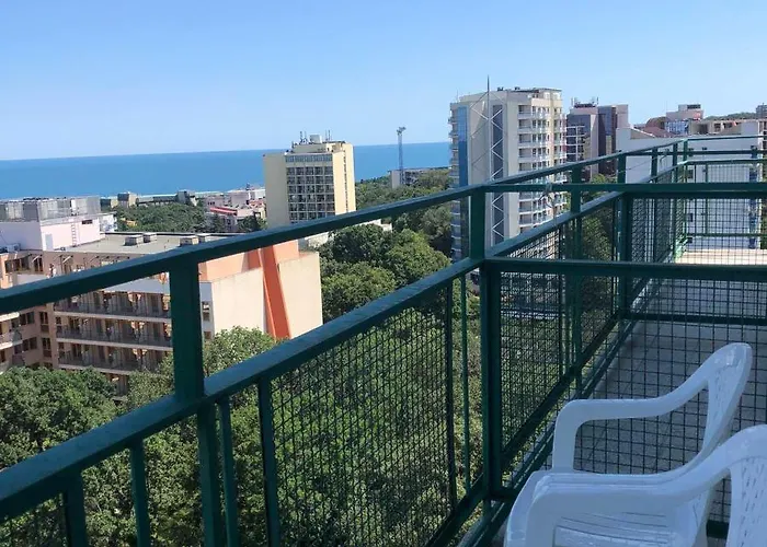 Varshava 2* Aranyhomok