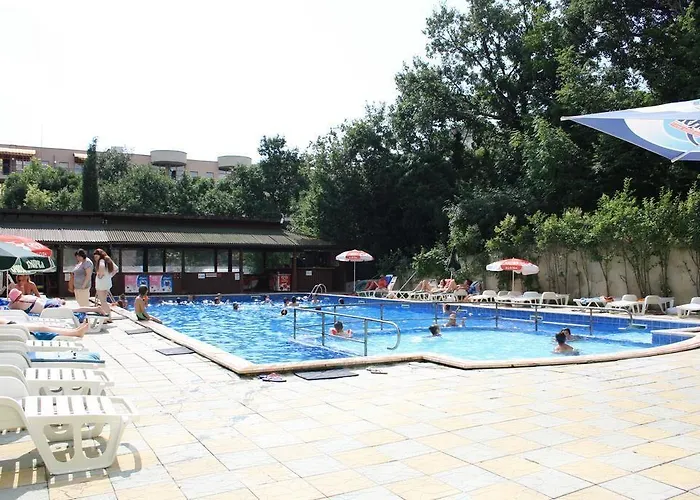 Varshava 2* Aranyhomok